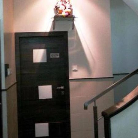 Hotel Sharda Мумбаи Экстерьер фото