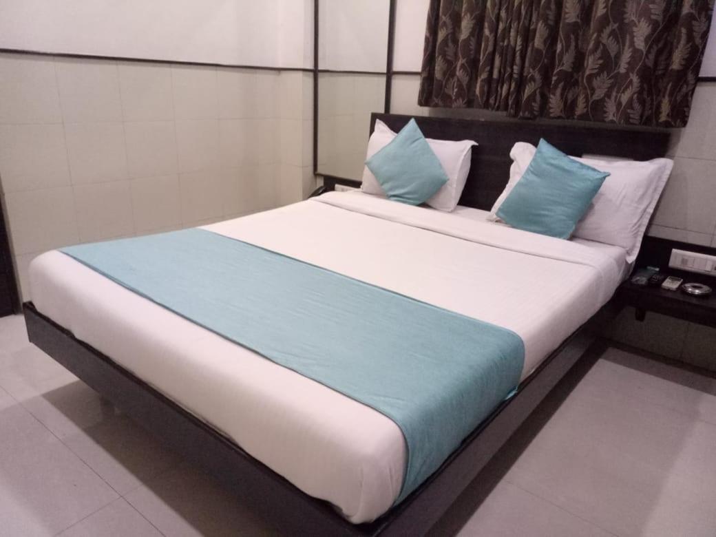 Hotel Sharda Мумбаи Экстерьер фото